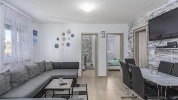 Bájos 2 hálószobás apartman Novigradban, Isztria 