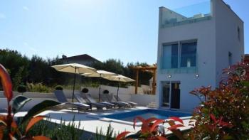 Unglaublich schöne moderne Villa mit Schwimmbad in Ciovo, Trogir! 