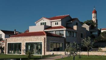 Huge estate of 3000 m2 with two luxury villas just 50 meters from the sea on Murter, Sibenik area 