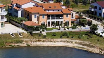 Un hôtel unique en bord de mer en première ligne de mer à Medulin ! 