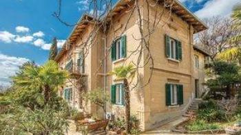 Große Villa in Rijeka Vorort, nur 50 Meter vom Meer entfernt zu verkaufen 