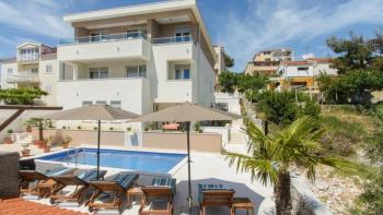 Neue Wohnungen auf Ciovo zu verkaufen - direkt am Meer in der Nähe von Trogir - Penthouse lft zu verkaufen! 