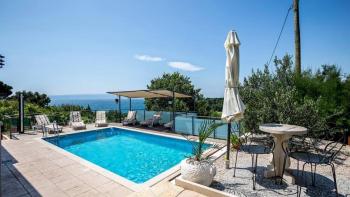 Skvělá vila ve Splitu (Trstenik) pouhých 50 metrů od moře 