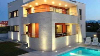 Rare modern villa in Zadar with sea views and swimming pool, 120 meters from the sea only 