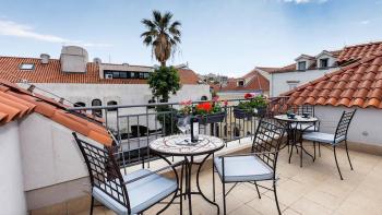 Városi új szálloda Split központjában, bővítési lehetőséggel 
