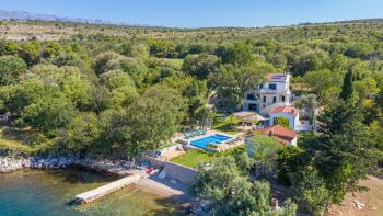 One of the most beautiful villas of Dalmatia - waterfront pearl in Zadar area, Posedarje 