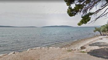 Building land plot 100 meters from the sea in Kastela 