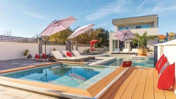Beautilful design-winning ultra-modern villa in Pula area 