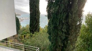 Apart-house for sale in Opatija with beautiful sea views 