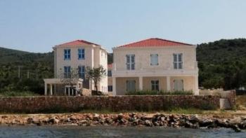 Steinvilla am Wasser auf einer Insel in der Nähe von Zadar mit privatem Zugang zum Strand 