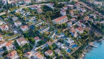 New modern seafront condominium on Ciovo offers villas for sale 