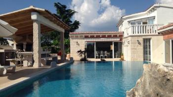 Luxusvilla mit Pool von 150m2 in Sveti Petar u Sumi 