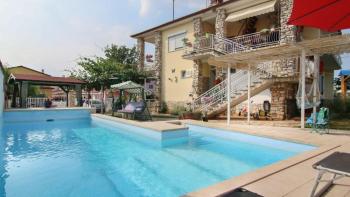 Mini-Hotel mit Pool in der Gegend von Valbandon, Fažana 