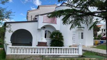 Solid villa just 30-40 meters from the beach to the sea on Krk 