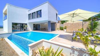 Villa exclusive nouvellement construite avec piscine dans un endroit calme près de la ville de Krk ! 
