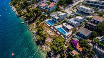 Schöne neue moderne Villa zum Verkauf auf Ciovo, nur 90 Meter vom Meer entfernt 
