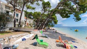 Hôtel à prix raisonnable situé en bord de mer sur la Riviera de Makarska ! 