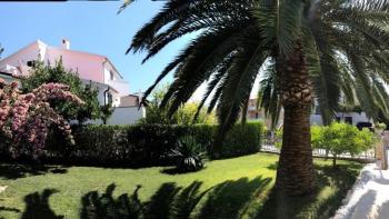 Beautiful property with 5 apartments and with pool in Pjescana Uvala - dream location 
