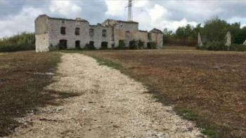 Fantastic investment land in the meadows of inner Istria - on 1 hectare of land 