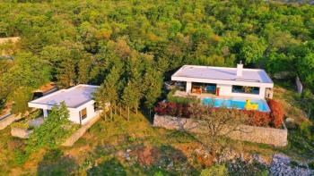 Villa in Kostrena with beautiful sea view on a large land plot of 2200 sq.m. 