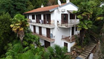 Geräumiges Haus im Zentrum von Opatija mit Meerblick 