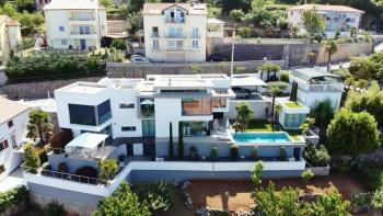 Luxury villa with beautiful sea views, swimming pool in Lovran 