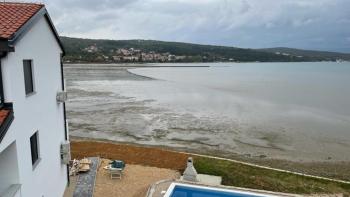 Neues Penthouse am Wasser mit 4 Schlafzimmern in Cizici direkt am Strand, Residenz mit Pool 