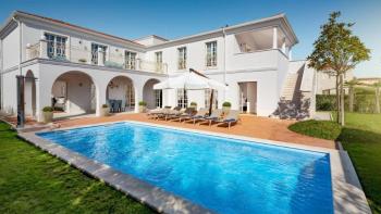 Impeccable beauty with a sea view - unique villa in Vabriga 