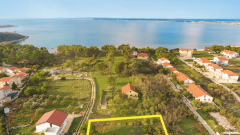 Building land on Vir island just 150 meters from the sea 