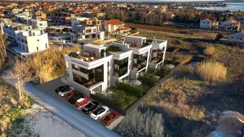 Luxuriöse Maisonette-Apartments in der Gegend von Zadar, nur 50 Meter vom Meer entfernt 