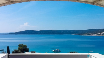 Apart-house with 10 apartments for sale in Marina on the way from Trogir to Rogoznica 