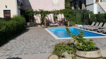 Villa úszómedencével és kilátással a Motovunra Livade-ban, Motovun területén! 