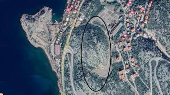 Grand terrain de plus de 3 ha (33405 m²) à vendre à Sv.Juraj avec une vue fantastique sur la mer 