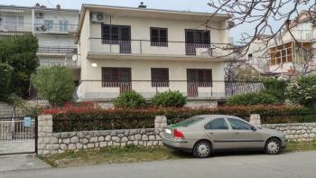 Haus mit Meerblick zum Verkauf in Crikvenica, 300 Meter vom Meer entfernt 