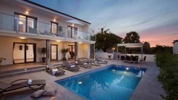 Stilvolle moderne Villa mit Pool in toller Lage in Medulin 