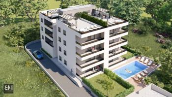 Moderne neue, hochmoderne Residenz auf Ciovo, nur 100 Meter vom Strand entfernt 