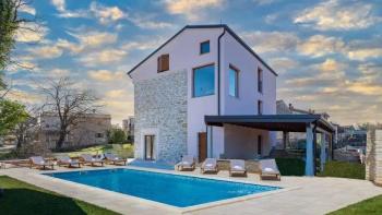 Kivételes stílusos modern villa Umag környékén 