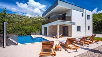 Marvellous new villa on Omis riviera, very private and charming 
