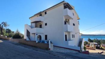 Wonderful touristic property in Zavala with 5 apartments, garage and multiple extra facilities 