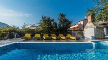 Wonderful villa with swimming pool in a quiet location in Grizane 