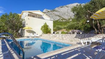 Villa avec piscine et vue magnifique sur la riviera de Makarska 