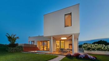 Einzigartige moderne Luxusvilla mit Meerblick in Umag mit 4956 m² Grundstück. 