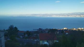 Renovierungsbedürftige Immobilie in Lovran mit Meerblick 