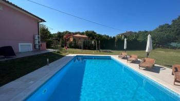Faszinierende Villa in der Gegend von Labin mit Swimmingpool zum Verkauf auf 2100 qm. vom Land 