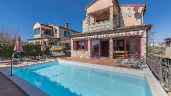 Villa mit wunderschönem Meerblick in Kastelir bei Porec 