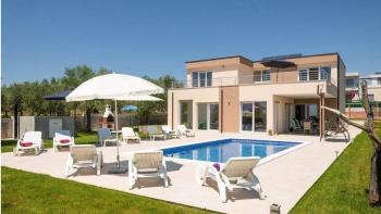 Impressionnante villa avec piscine dans la région de Vodnjan 