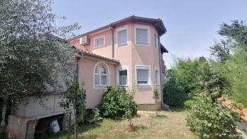 Two family houses offered in Sikici, Pula suburb 