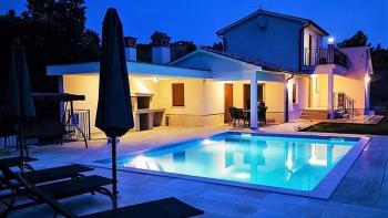 Schöne Villa mit Pool und Meerblick in der Gegend von Rabac 