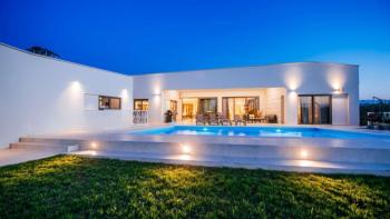 Champaigne sparkling luxury holiday villa in Zadar area, on 3030 sq.m. of land! 