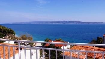 Appartement indépendant de 4 appartements à Baska Voda à quelques mètres de la plage 